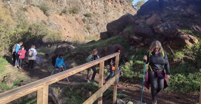 Hiking and bathing in natural pools in the National Park - Key Points