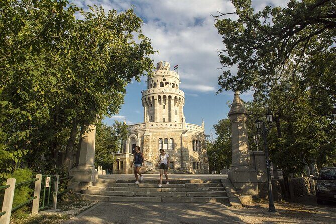 Hiking + Chairlift ride + viewpoints in Budapest - FAQs