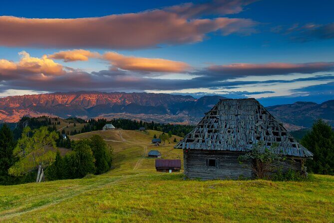 Hiking thought the best mountain villages in Romania-Private tour from Brasov - Key Points