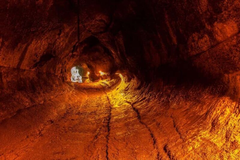 Hilo,Hawaii- Volcano, Waterfalls and Beach Tour With Lunch - Downtown Hilo and the Farmers Market