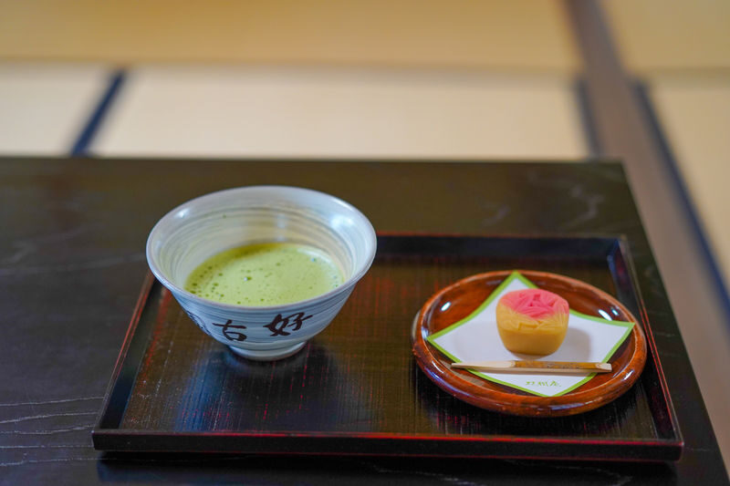 Himeji Castle Easy Bike Tour: Samurai History, Garden & Matcha - Matcha and a Change of Pace at Kokoen