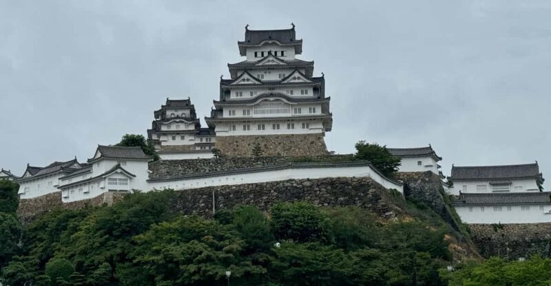 Himeji: Guided Tour of Himeji Castle & Cozy Engyoji Temple - Visiting Himeji Castle: Japan’s White Heron