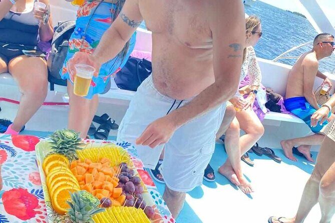 Hip Hop Beat and Live Dj Adults Only Party Boat and Free drinks - The Sum Up