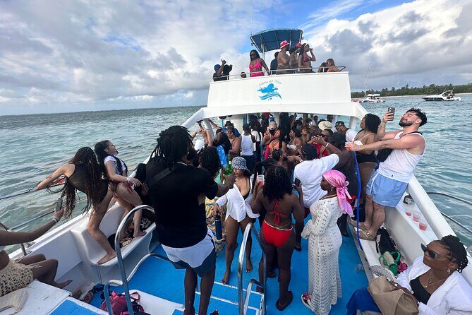 Hip Hop Beat and Live Dj Adults Only Party Boat and Free drinks - Who Should Consider This Tour?