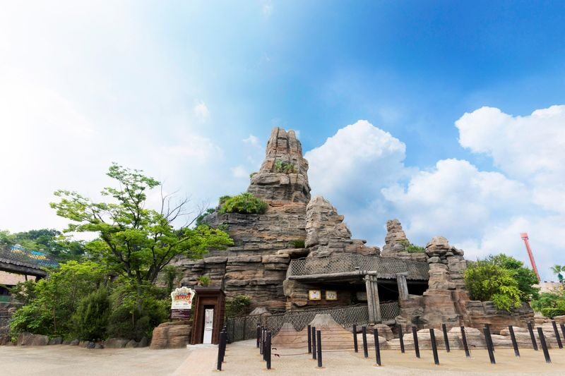 Hirakata Park Admission Ticket - Rides for young children, older kids, and adults