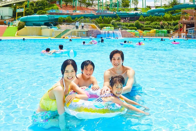 Hirakata Park Admission Ticket - Seasonal extras change the shape of the day