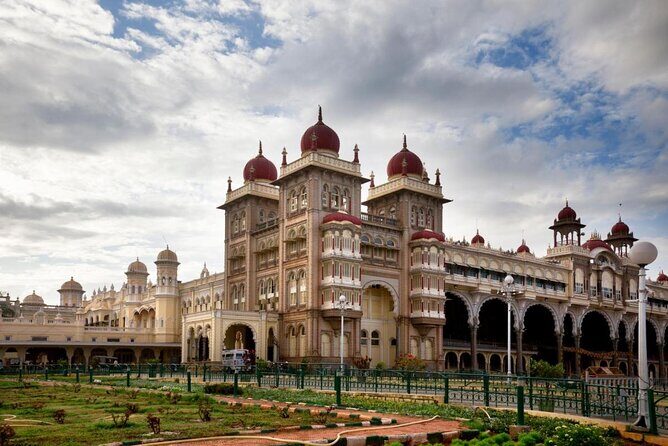 Hire a Guide for Full day Mysore sightseeing with own transport - Key Points
