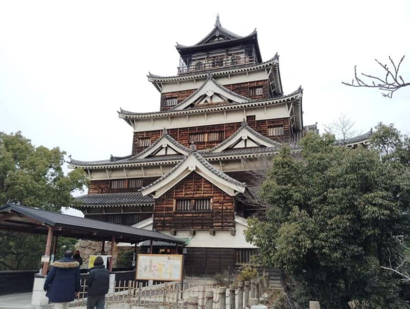 Hiroshima Castle 1h guide tour - Practical Details and What to Expect