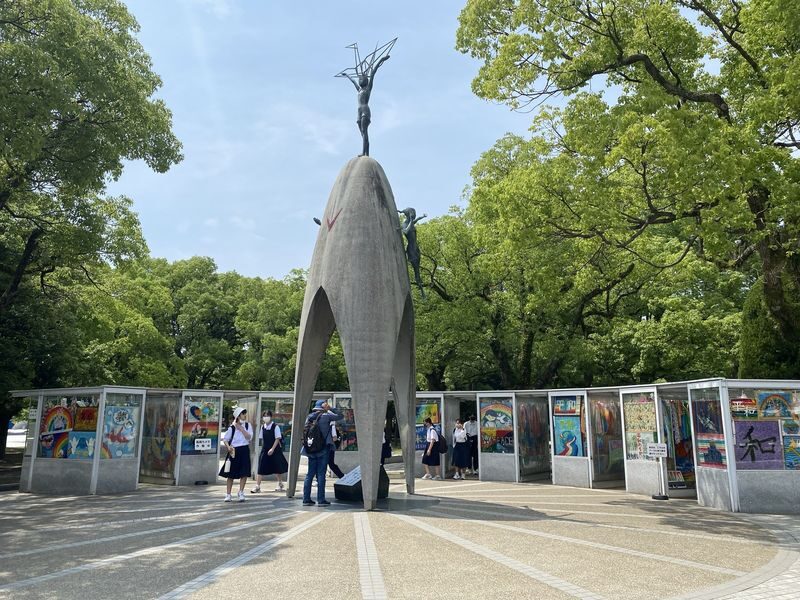 Hiroshima Early Morning Tour with English-Speaking Guide - Seeing the Atomic Bomb Dome with a guide