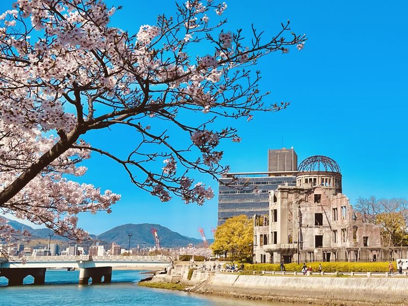 Hiroshima & Miyajima 1 Day Bus Tour With lunch - The day at a glance
