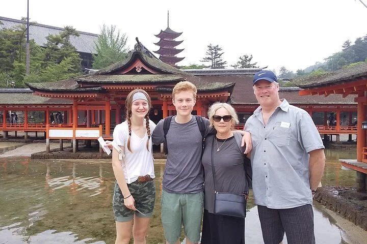 Hiroshima / Miyajima 8hr Private Tour with Government Licensed Guide - Miyajima and Itsukushima Shrine