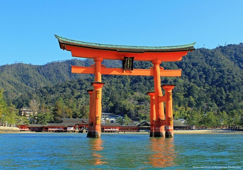 Hiroshima & Miyajima Day Tour from Hiroshima, Kyoto or Osaka - Ferry views and Miyajima’s shopping street