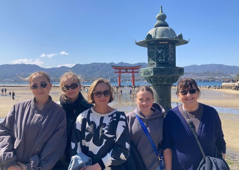 Hiroshima & Miyajima Highlights Private Day Tour - Daigan-ji, a quieter temple stop