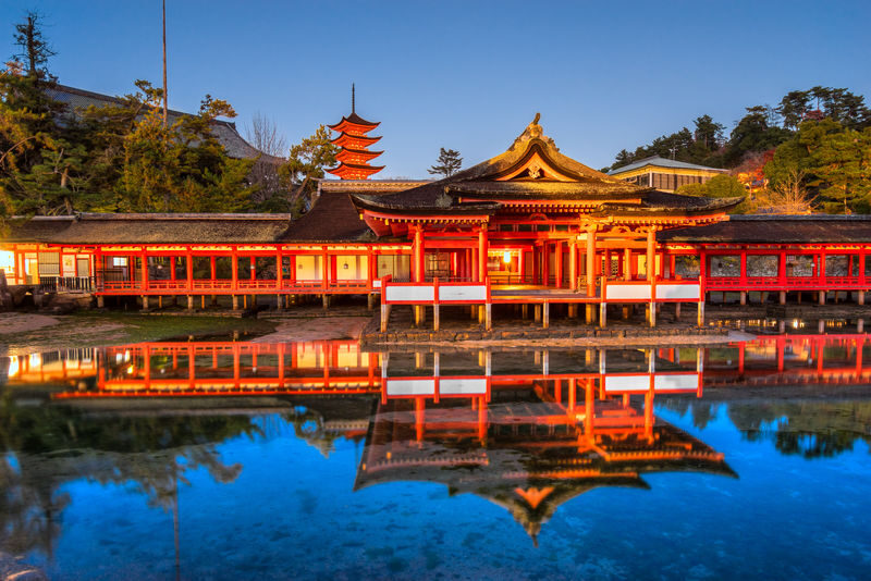 Hiroshima & Miyajima Private Full-Day Walking Tour - Hiroshima’s memorials set the tone