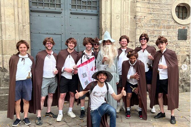 HistARy: Guided tour of the Gothic Quarter with Augmented Reality - Who Would Love This Tour?