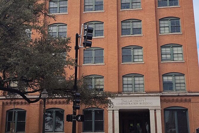 Historic Dallas Downtown Solo Self Guided Walking Tour - Cultural Touchpoints: Wild Bill’s Western Store and Local Eats