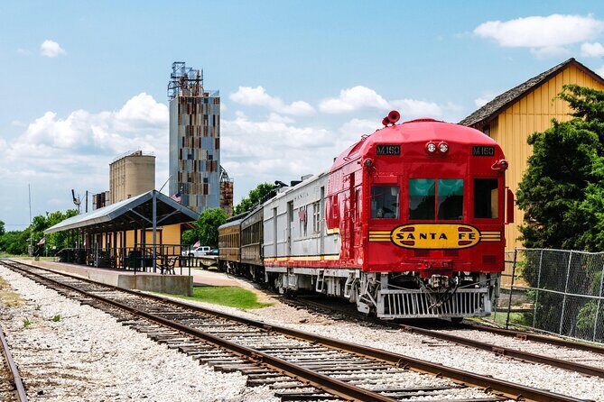 Historic Downtown Grapevine Tour for Large Groups - Who Would Enjoy This Tour?