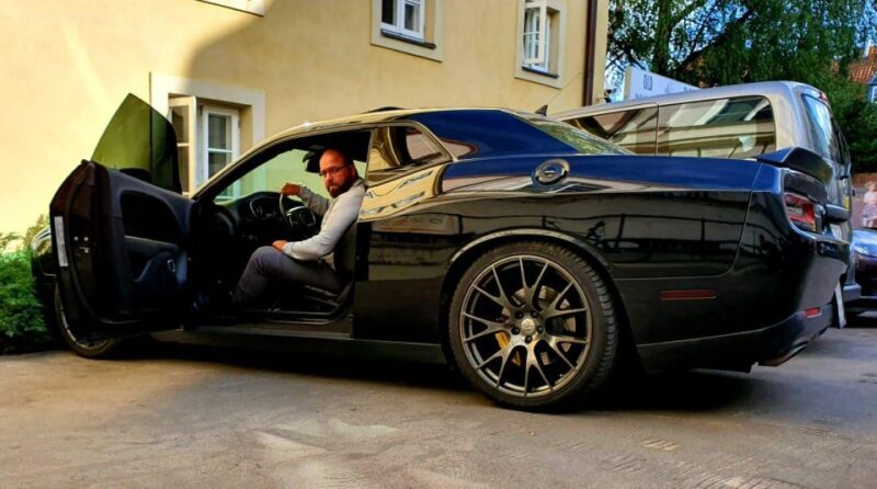 Historic Drive: Dodge Tour of Kazimierz & Schindlers Factory - The Power of the Challenger and Expert Guidance