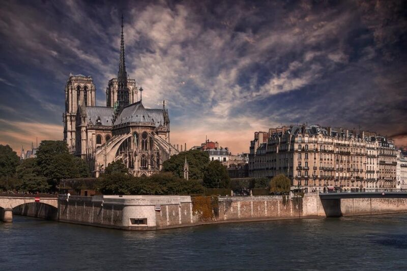 Historic Paris Walking Tour in English - Frequently Asked Questions