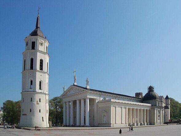 Historic Vilnius: Exclusive Private Tour with a Local Expert - Key Points