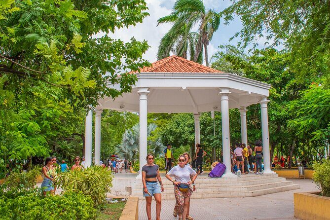 Historic Walking Tour of the Getsemani Neighborhood - A Close Look at the Getsemaní Walking Experience