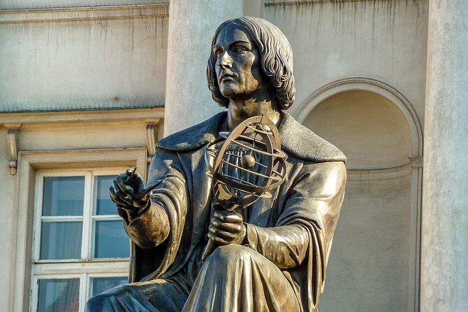 Historic Warsaw: Exclusive Private Tour with a Local Expert - A Deep Dive into the Experience