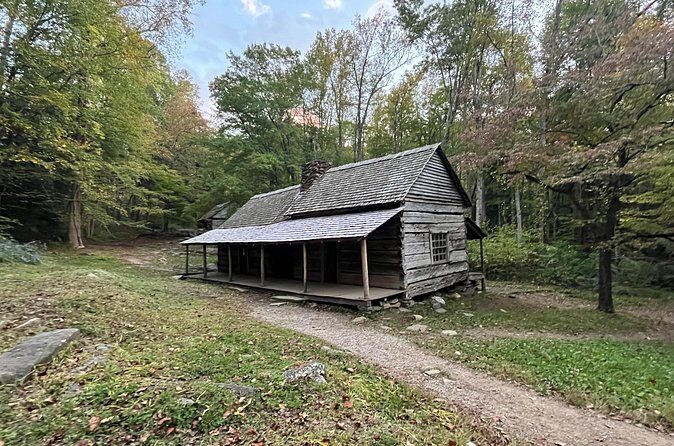 Historical Hikes in the Great Smoky Mountains National Park - Who Should Consider This Tour?