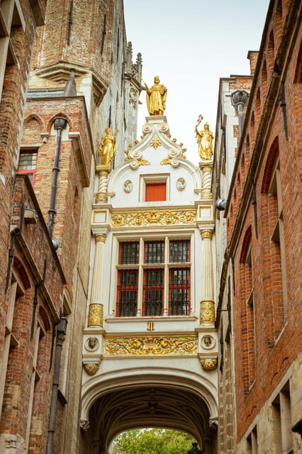 Historical walk in Bruges with local guide. Praline included - Frequently Asked Questions