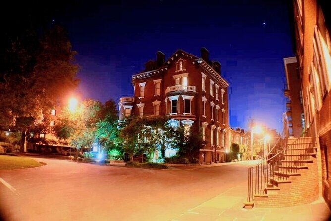 History and Haunts by Local Author - An In-Depth Look at the Savannah Ghost Tour