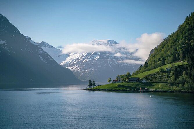 Hjørundfjord Fjord Tour Roundtrip from Ålesund - A Detailed Look at the Fjord Trip Experience