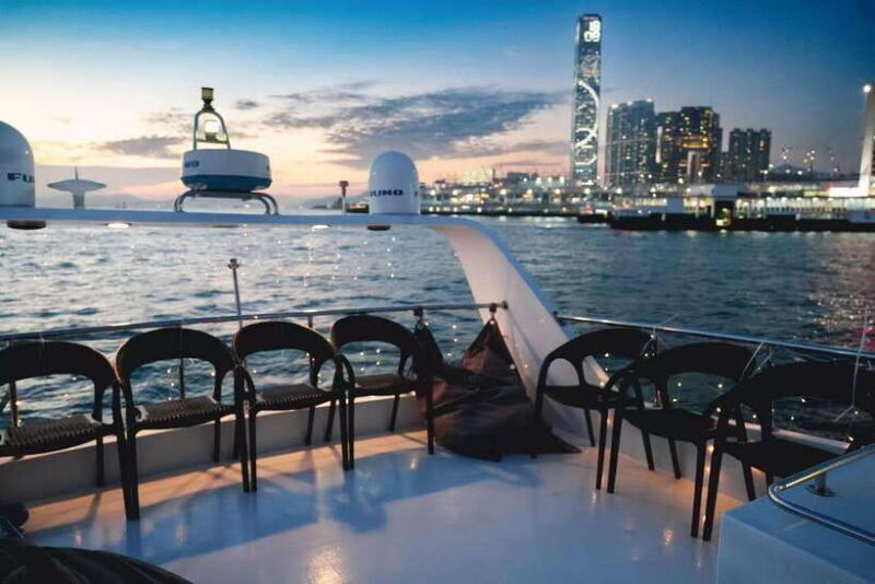 HK: Victoria Harbor Tour & Symphony of Lights (Free Drinks) - Frequently Asked Questions