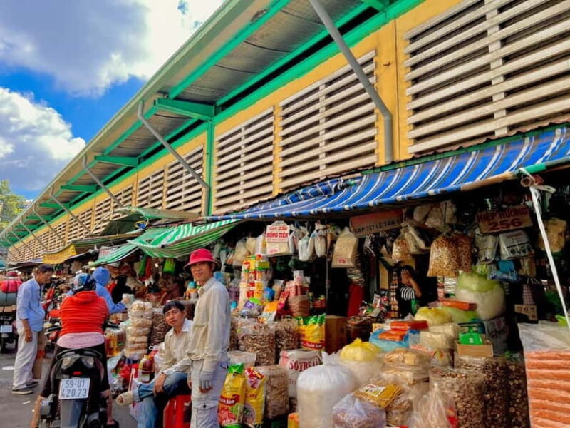 Ho Chi Minh Cafe and Shopping experience - Key Points