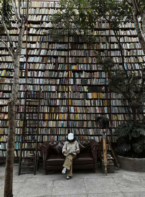 Ho Chi Minh City: Koi Fish Café & Hidden Gems Tour - Ho Chi Minh City: Koi Fish Café & Hidden Gems Tour