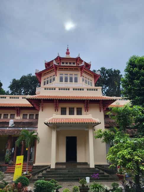 Ho Chi Minh City: Zoo & History Museum Guided Tour - Key Points