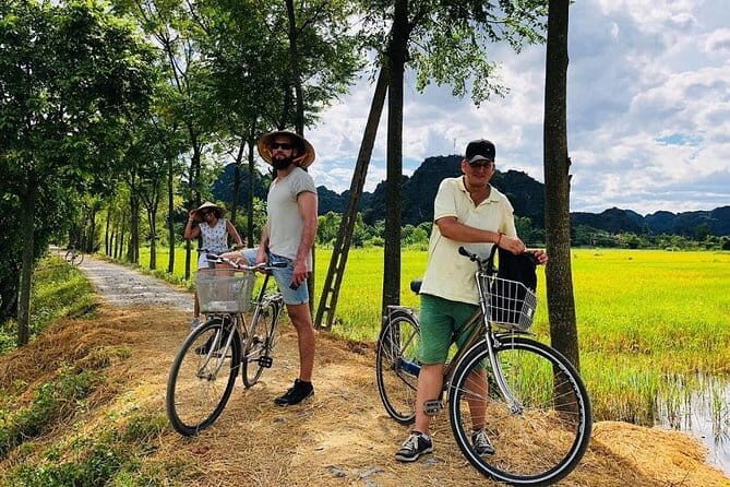 Hoa Lu - Mua Cave - Local Market -Tam Coc - Bich Dong 2days small group tour - Key Points