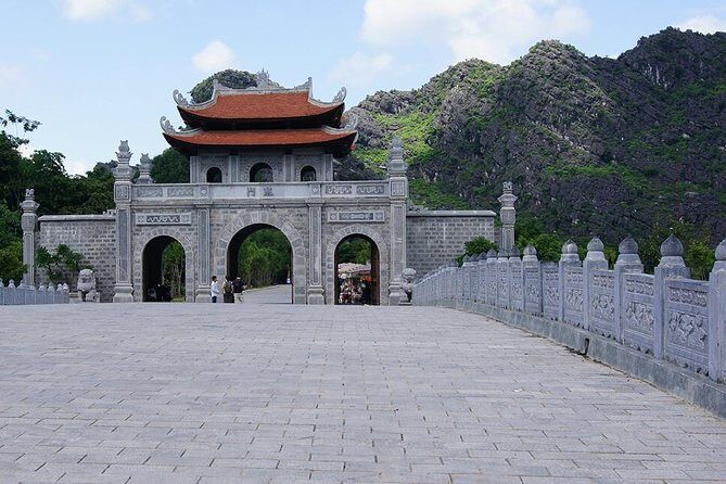 Hoa Lu Tam Coc Full Day Tour: Small Group Tour & Buffet Lunch - Who Should Consider This Tour?