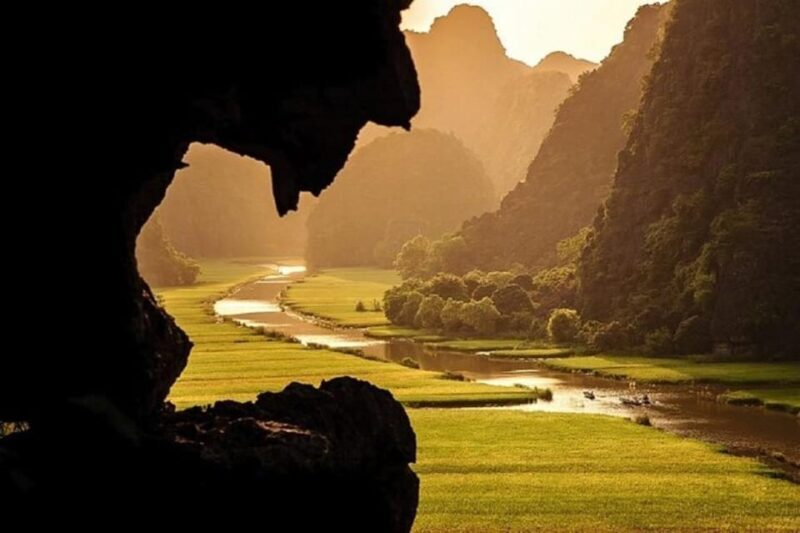 HOA LU - TAM COC - MUA CAVE -1 DAY TRIP BY LIMOUSINE - Experience Local Life and Enjoy a Gourmet Buffet