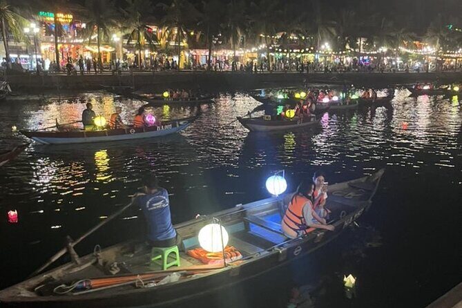Hoai River Boat Trip by Night with Release Lantern - FAQs