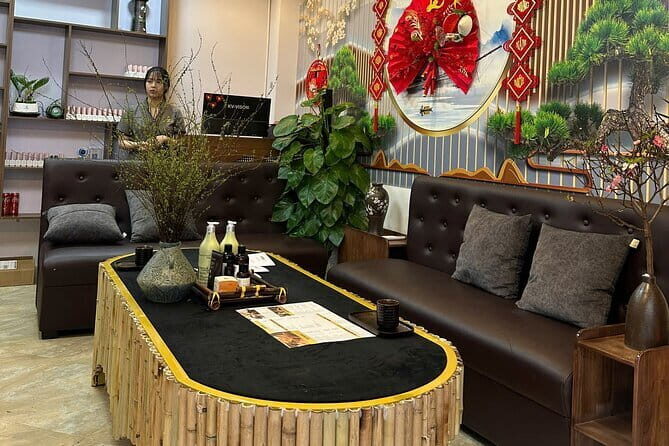 Hoang Spa Nourishing Shampoo & Head Shoulders Face Massage - Authentic Experiences from Travelers