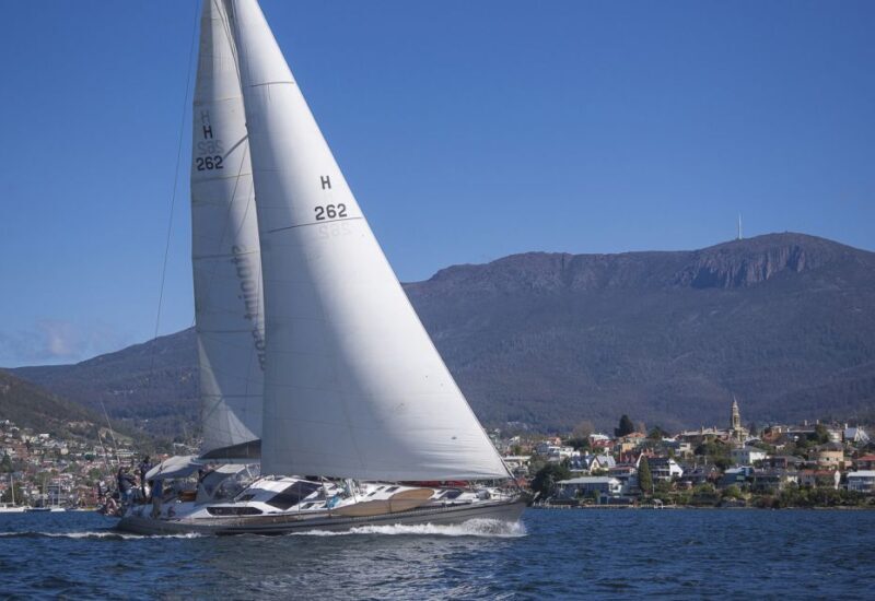 Hobart: Luxury Yacht Scenic Sailing Tour with Snacks - Authentic Reviews and What They Say