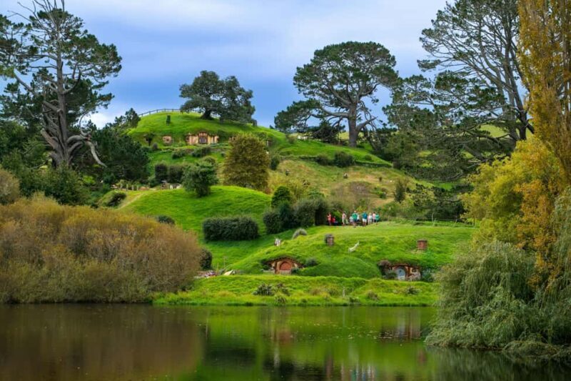 Hobbiton and Waiotapu Thermal Wonderland : PRIVATE TOUR - Exploring Hobbiton: A Step Into Middle-earth