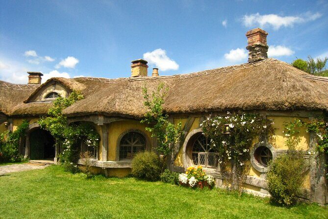 Hobbiton and Waitomo Caves Small Tour from Auckland - Frequently Asked Questions