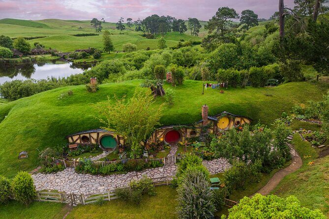 Hobbiton Movie Set and Hamilton Gardens Small Group-from Auckland - Return to Auckland