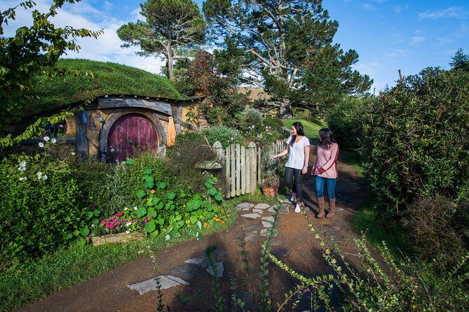 Hobbiton Movie Set day tour From Auckland - Experience the Charm of Hobbiton on a Day Tour from Auckland