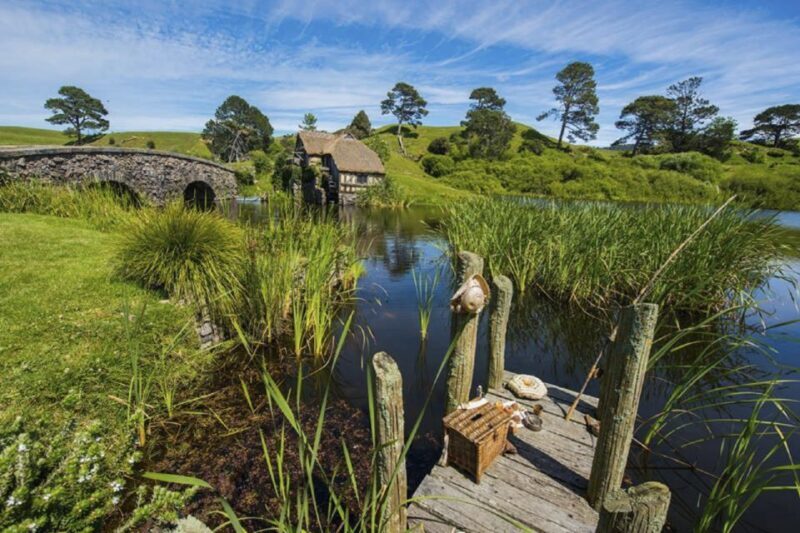 Hobbiton Movie Set & Rotorua Premium Day Tour from Auckland - Key Points