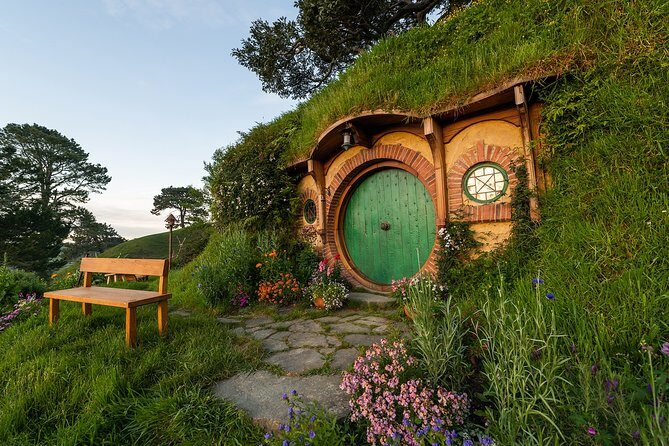 Hobbiton Movie Set& Te Puia Experience Private Tour From Auckland - Key Points