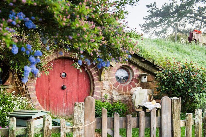 Hobbiton Movie Set& Te Puia Experience Private Tour From Auckland - Frequently Asked Questions