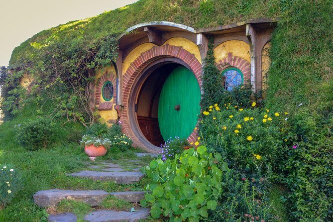 Hobbiton Movie Set Tour with lunch from Auckland - Authenticity and Experience: What You’ll Take Away
