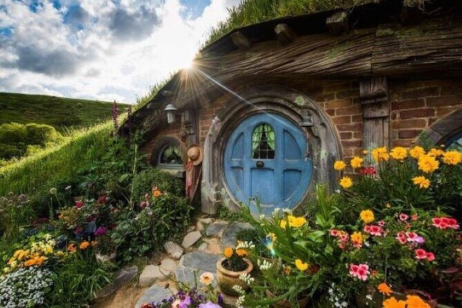 Hobbiton & Rotorua Small Group Tour from Auckland - The Sum Up