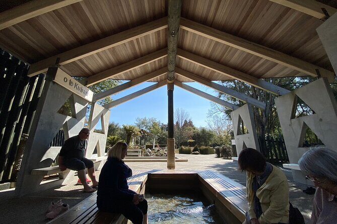 Hobbiton & Rotorua Small Group Tour from Auckland - FAQ